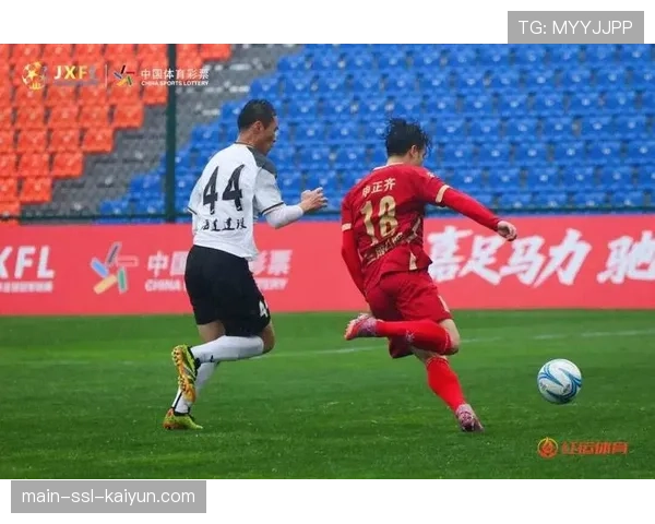 特写：雨中激战，浙江队主场草皮排水系统经受考验